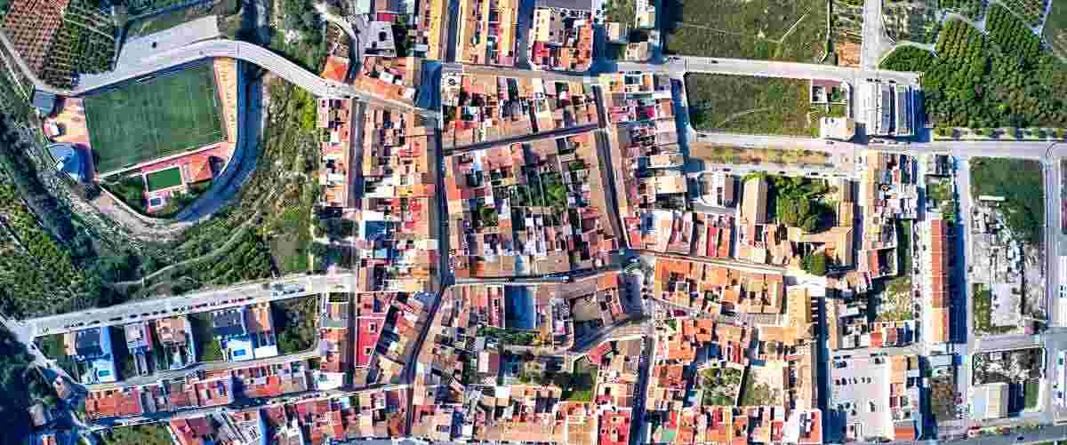 2. ¿Cuáles son los precios medios de los hoteles en Teruel?