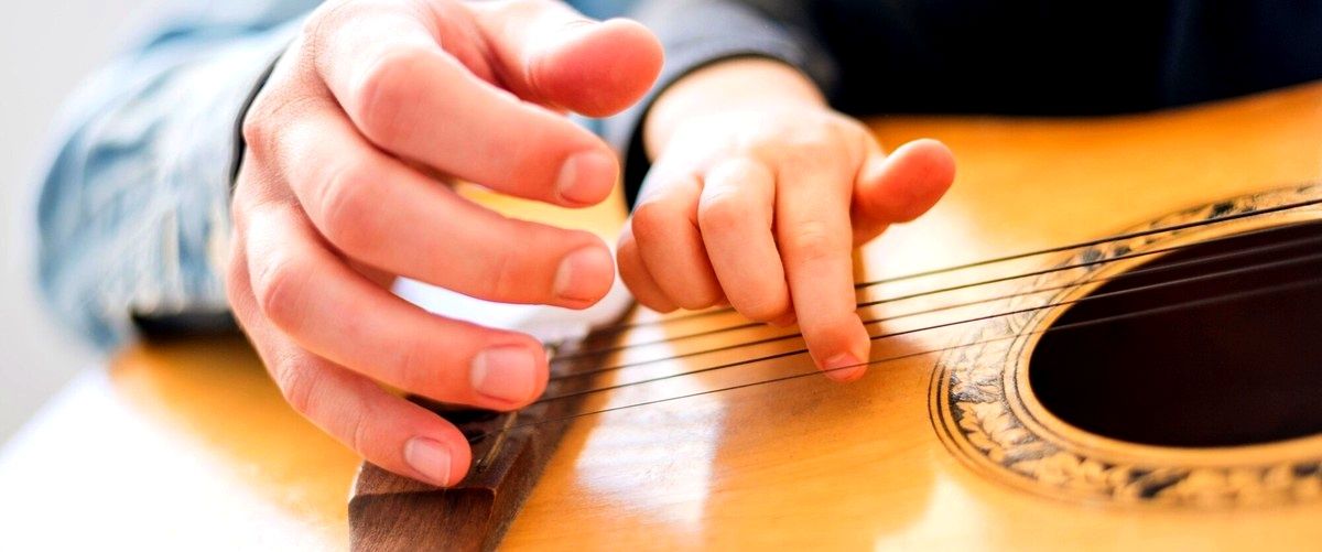 3. ¿Dónde puedo encontrar guitarras de segunda mano en Almería?