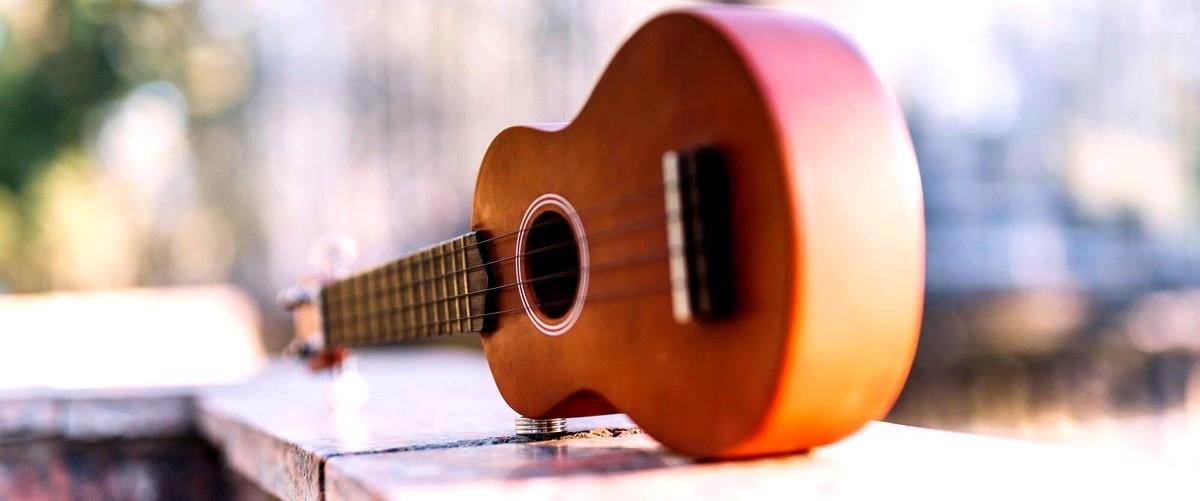 3. ¿Ofrecen clases de guitarra en estas tiendas?