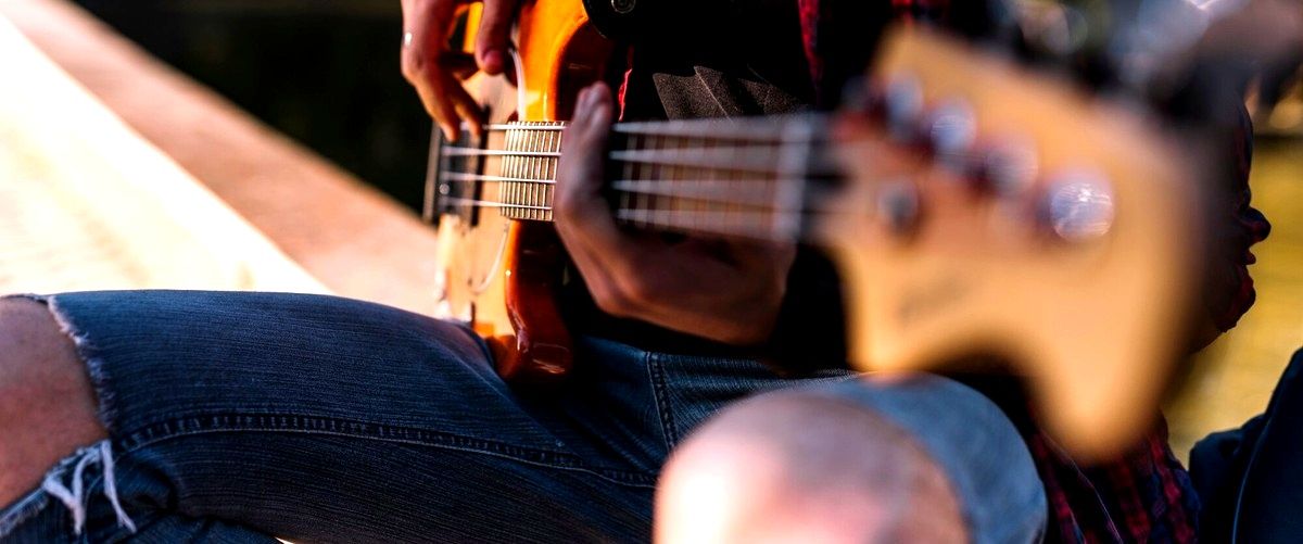 3. ¿Ofrecen las tiendas de guitarras en Barrio Cantabria servicios de reparación y mantenimiento?