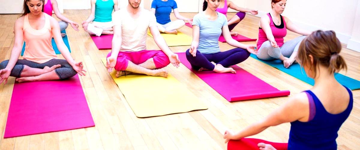 3. ¿Qué beneficios se pueden obtener al practicar yoga en un centro especializado?