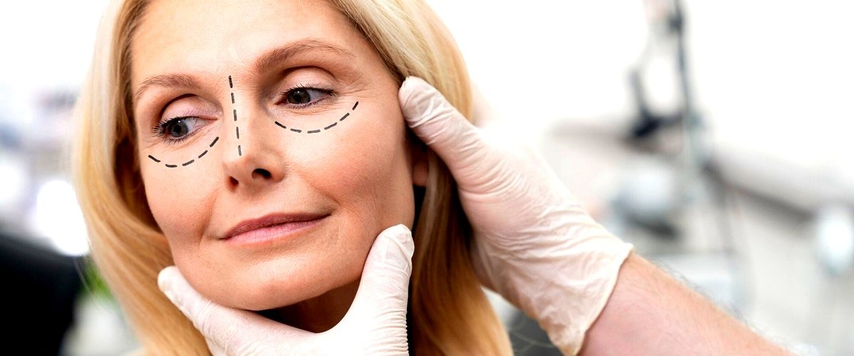 4. ¿Existen riesgos o complicaciones asociadas a la blefaroplastia?