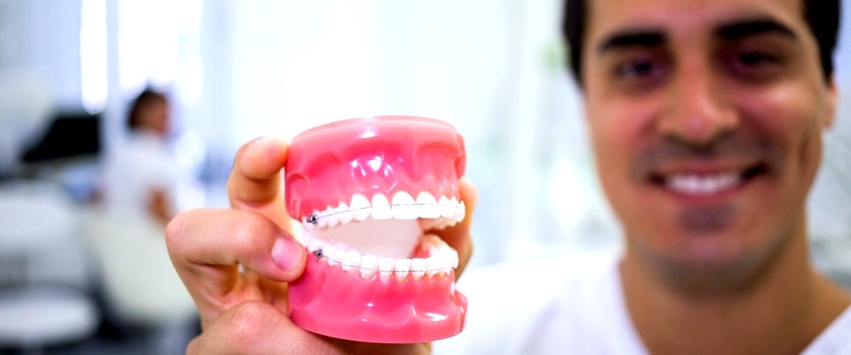 7. ¿Existen restricciones alimentarias durante el tratamiento con ortodoncia invisible o Invisalign?