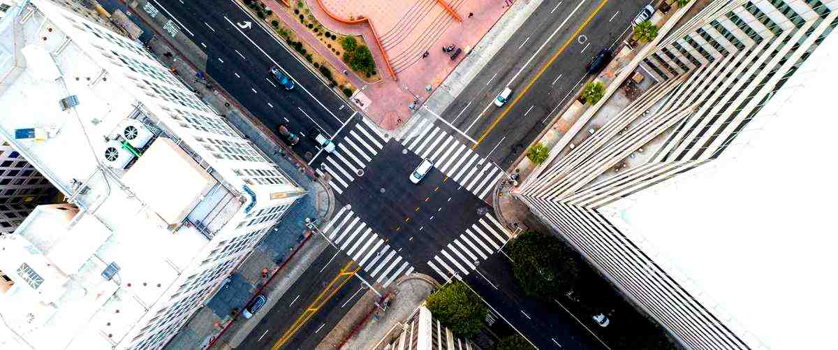 ¿Cómo puedo comprar billetes de autobús en Granada?