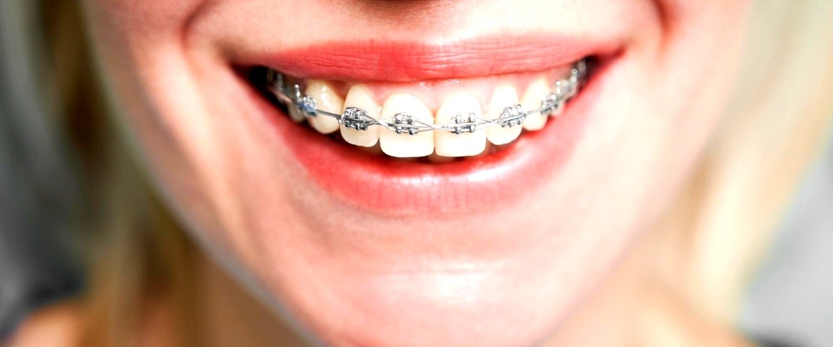 ¿Cómo puedo identificar si una persona es ortodoncista?