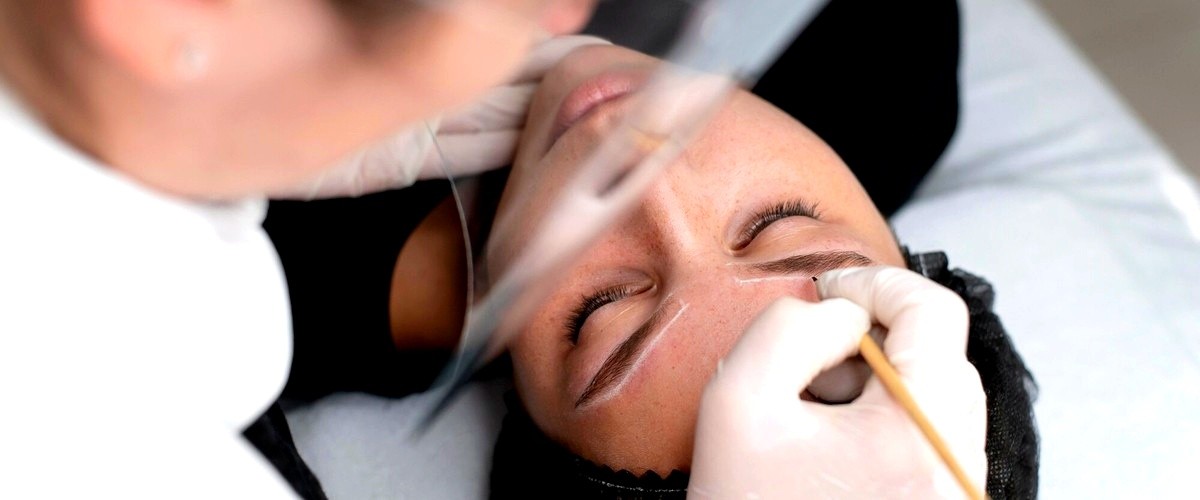 ¿Cuál es el cuidado posterior necesario después de hacer microblading?