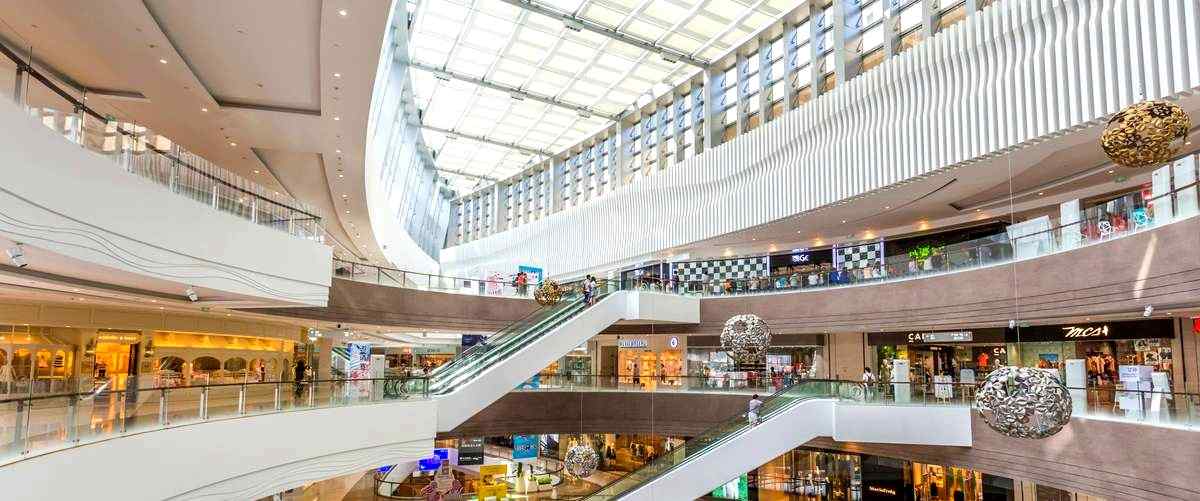 ¿Cuál es el horario de apertura de los centros comerciales en Valencia?