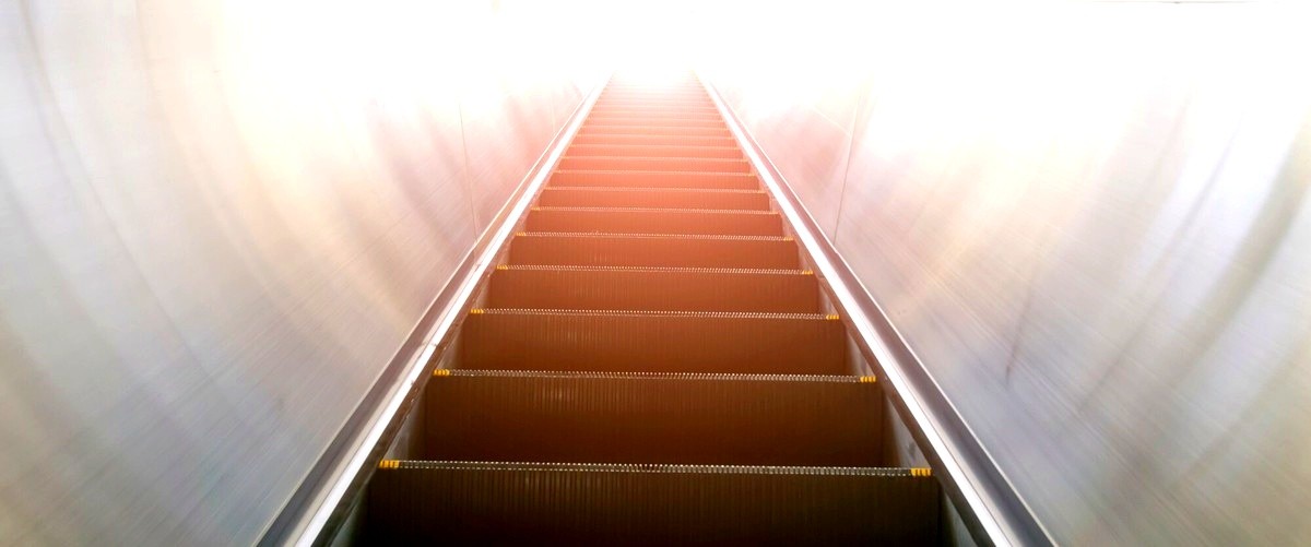 ¿Cuál es el precio medio de instalación de un ascensor en Almería?