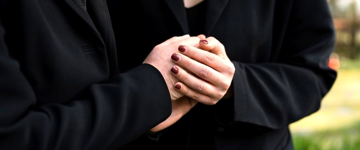 ¿Cuál es el proceso para contratar los servicios de una empresa funeraria en Sant Cugat del Vallès?