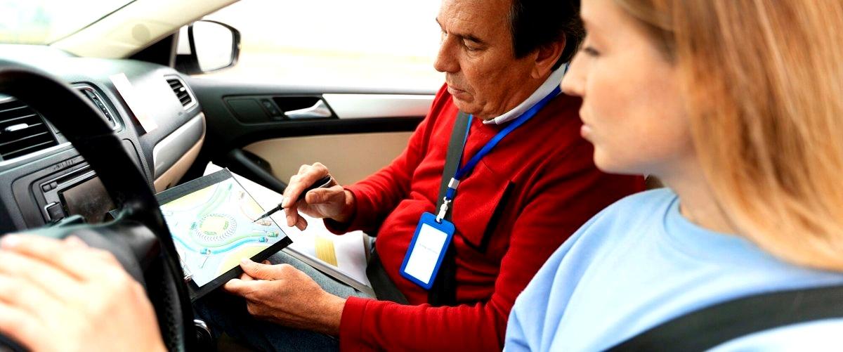 ¿Cuál es el promedio de aprobados en los exámenes de conducir en Castellón?