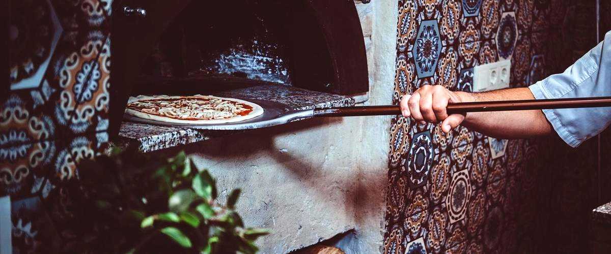 ¿Cuál es el promedio de precios de las pizzas en las pizzerías de Salamanca?