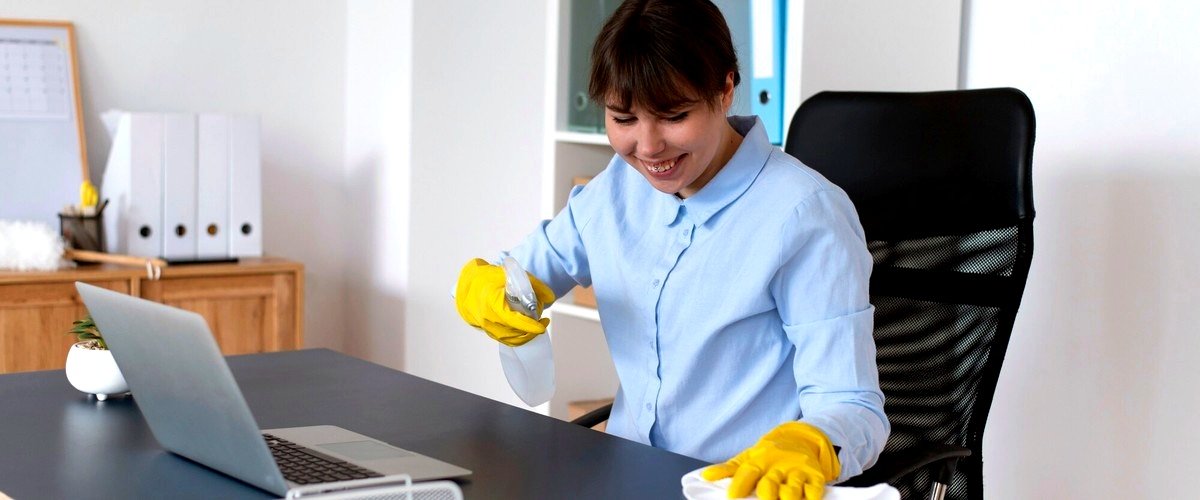 ¿Cuál es el salario promedio que paga una empresa de limpieza en España?