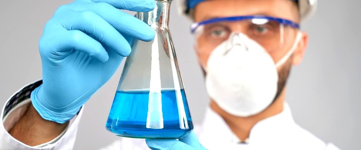¿Cuál es la actividad principal de las empresas químicas en Tenerife?