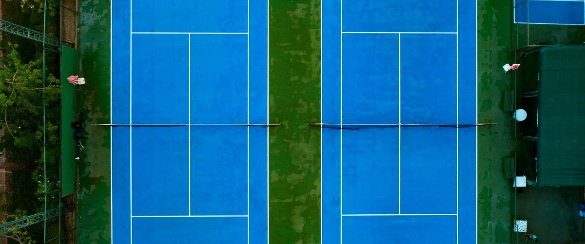 ¿Cuál es la diferencia entre el pádel y el tenis?