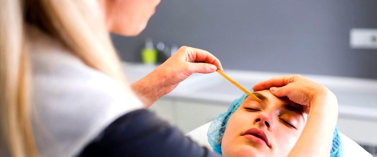 ¿Cuál es la diferencia entre microblading y maquillaje permanente?