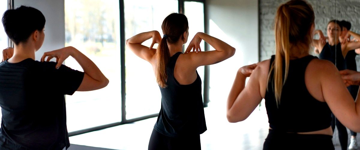 ¿Cuál es la diferencia entre un entrenador personal y un entrenador en un gimnasio?