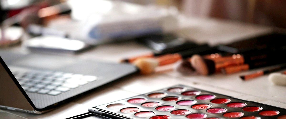 ¿Cuál es la diferencia entre un maquillador y un maquillador profesional?