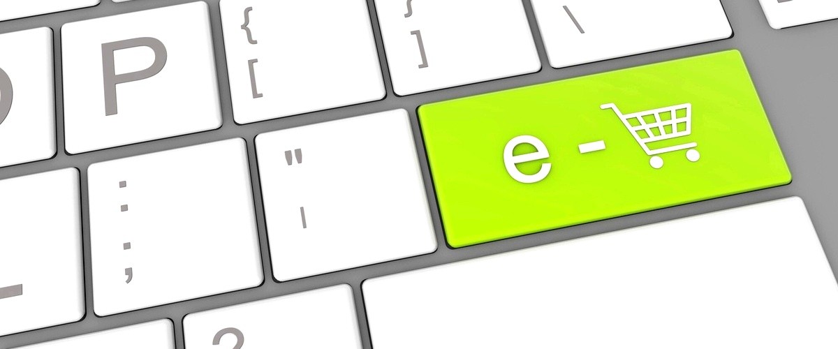 ¿Cuál es la diferencia entre una tienda de informática física y una tienda online?