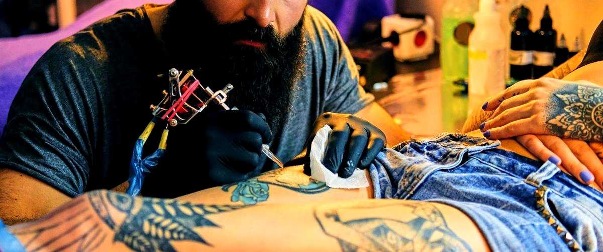 ¿Cuál es la edad mínima requerida para hacerse un tatuaje en El Puerto de Santa María?