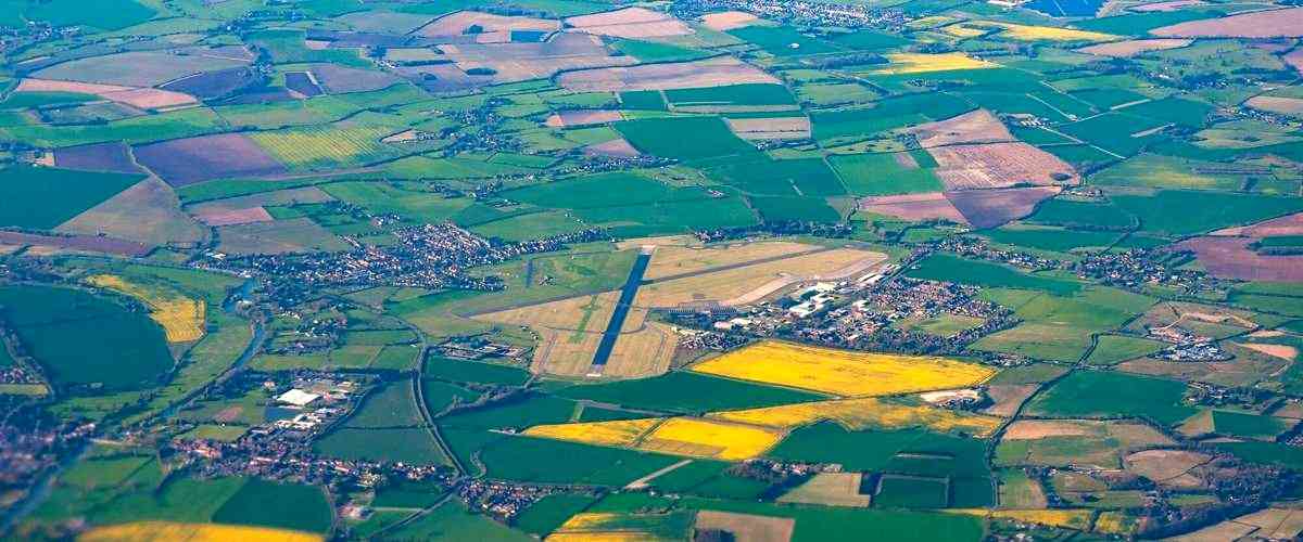 ¿Cuál es la empresa aeronáutica más antigua en La Rioja?