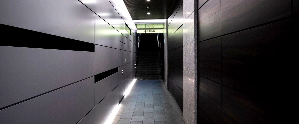¿Cuál es la empresa líder en el sector de ascensores en Pontevedra?