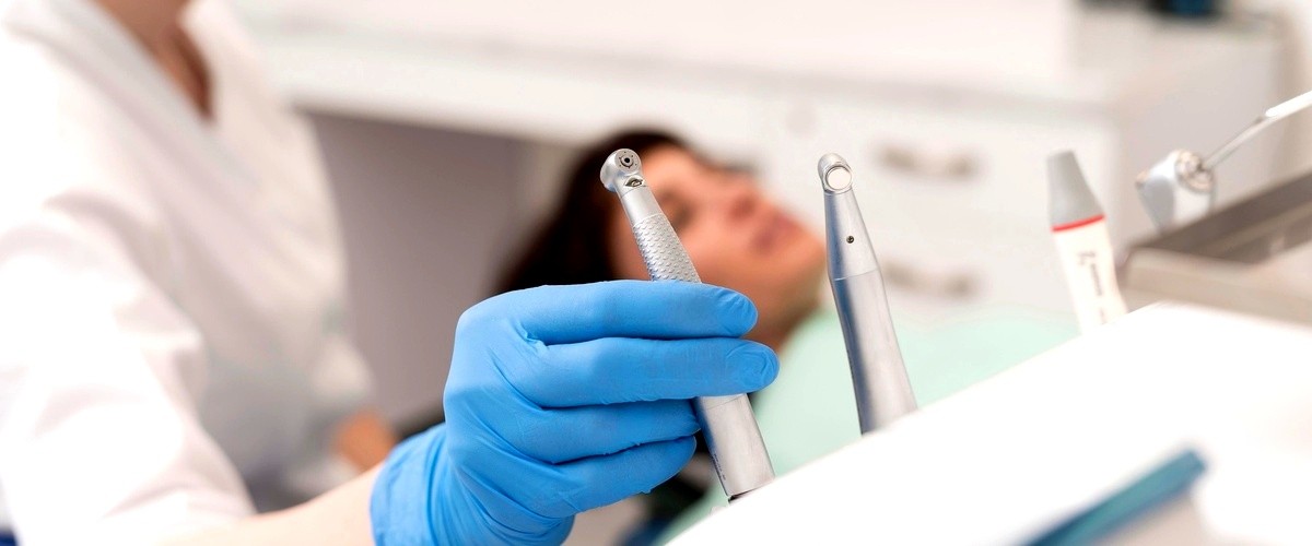 ¿Cuál es la función de un implantólogo dental?