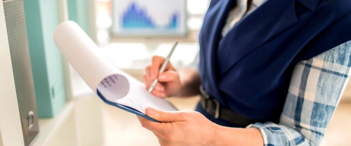 ¿Cuál es la función de una alarma en el ámbito de la seguridad privada?