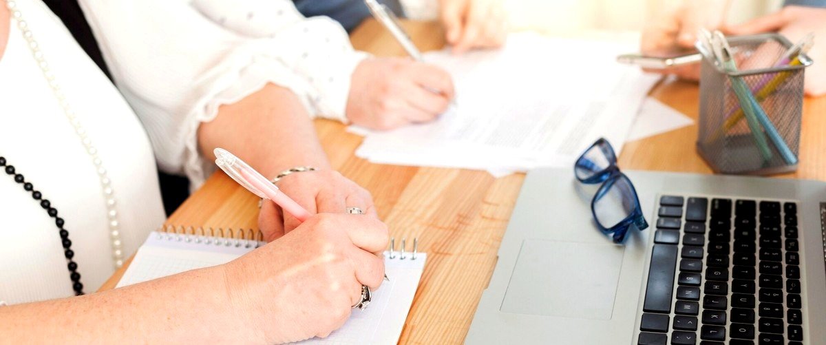 ¿Cuál es la función principal de una correduría de seguros en Santander (Cantabria)?