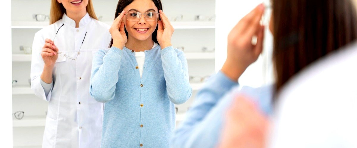 ¿Cuáles son las áreas o especialidades de la óptica? ¿Cuáles son las áreas o especialidades de la óptica?