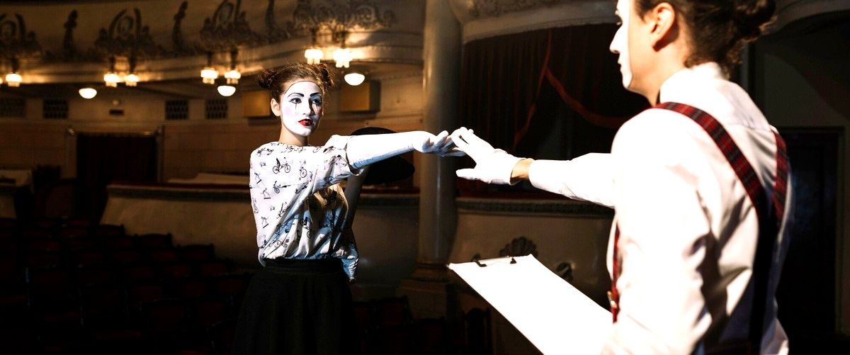 ¿Cuáles son las partes de un teatro en León?