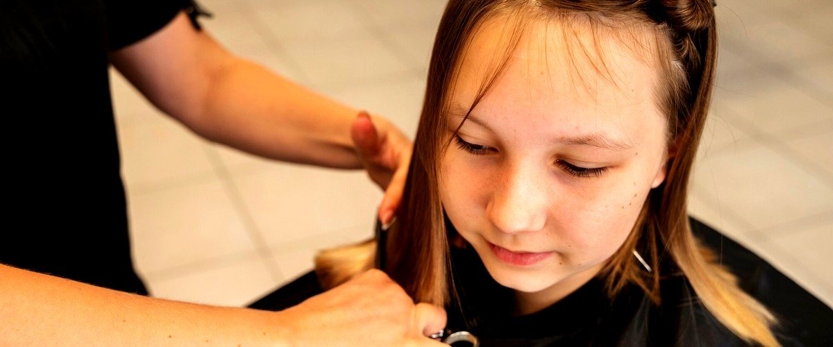 ¿Cuáles son los beneficios de llevar a mi hijo a una peluquería infantil?