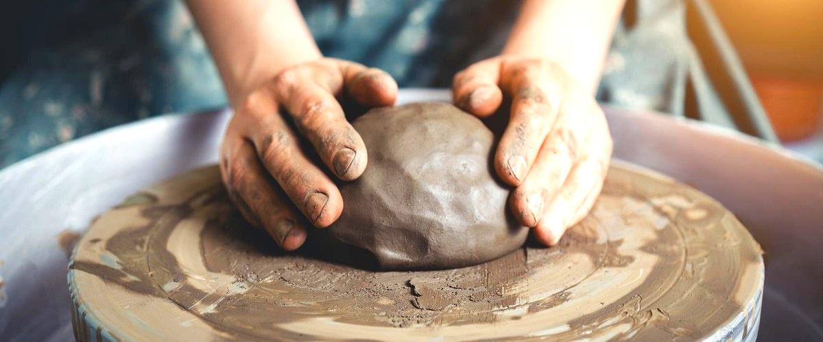 ¿Cuáles son los beneficios de tomar clases de cerámica en Granada?