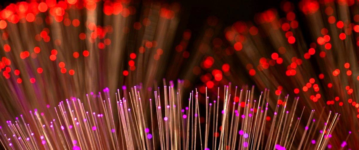 ¿Cuáles son los beneficios de utilizar fibra óptica para la conexión a internet en Hospitalet de Llobregat (Barcelona)?