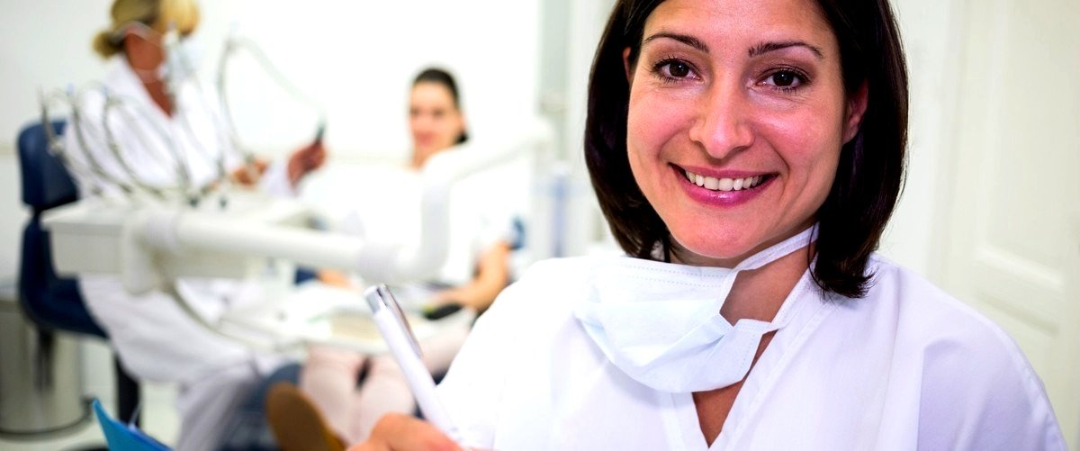 ¿Cuáles son los cuidados posteriores necesarios después de un tratamiento dental en Alcalá de Henares?