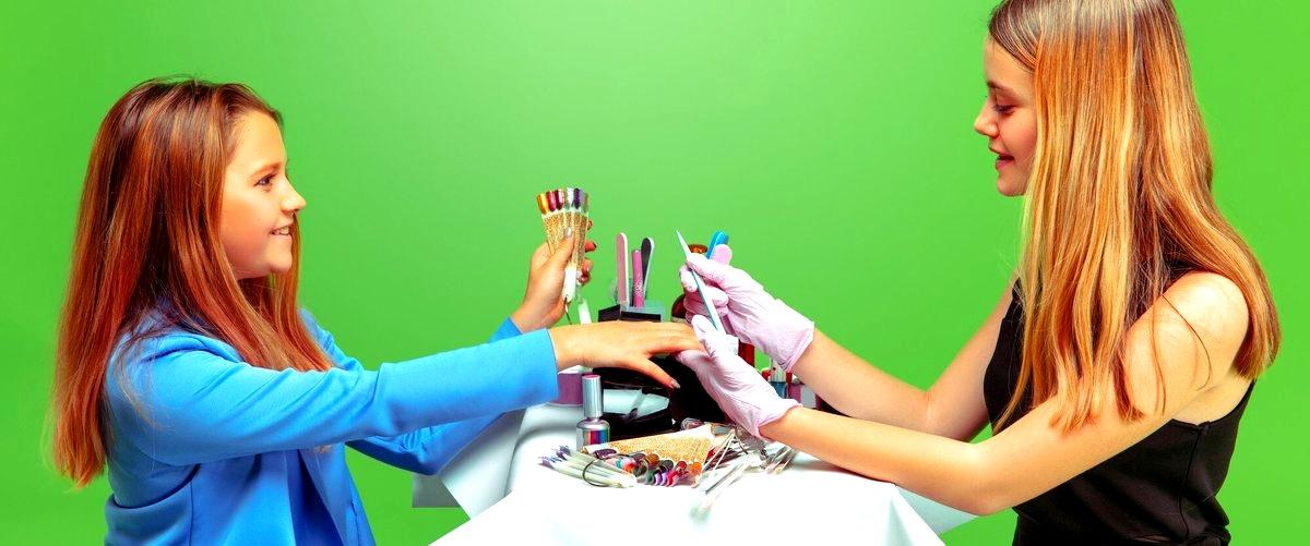 ¿Cuáles son los diferentes tipos de manicura disponibles en Murcia?