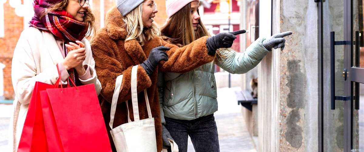 ¿Cuáles son los horarios de apertura y cierre de los centros comerciales en San Sebastián de los Reyes?