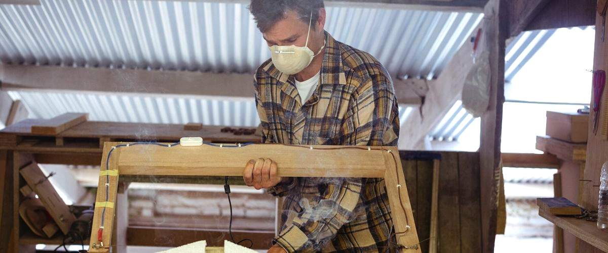 ¿Cuáles son los materiales más comunes utilizados por los carpinteros en San Fernando (Cádiz)?