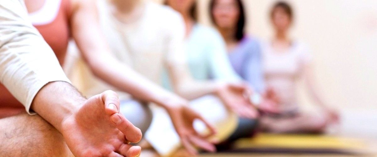 ¿Cuáles son los precios medios de las clases de yoga en estos centros?