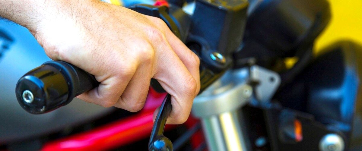 ¿Cuáles son los precios medios para los servicios de mantenimiento en los talleres de moto de Cuenca?