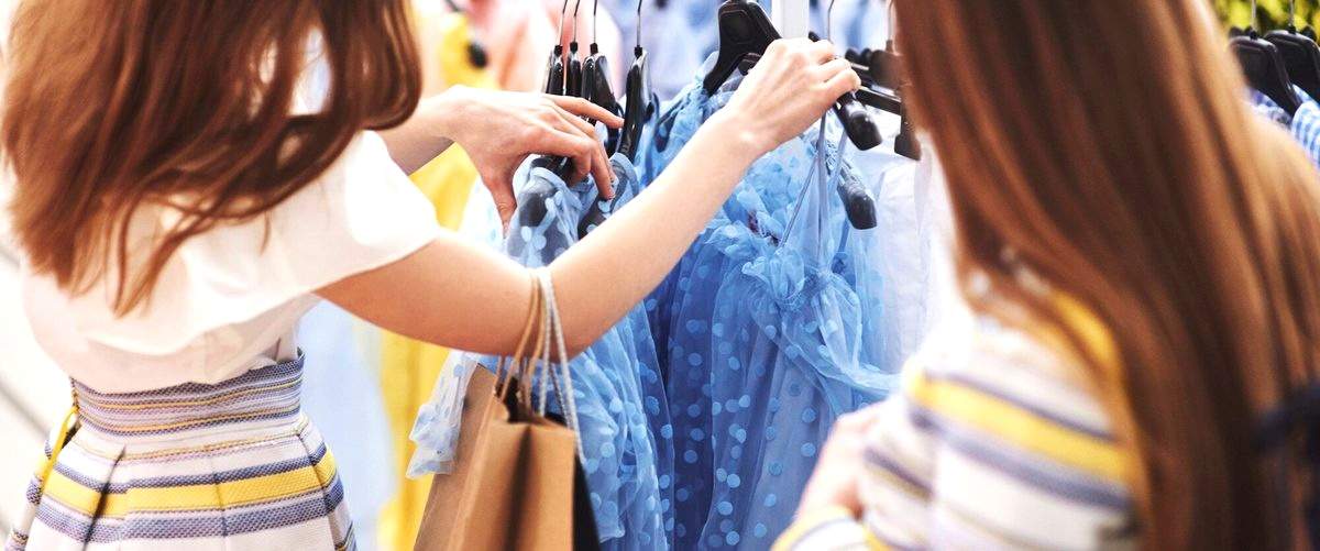 - ¿Cuáles son los precios medios para los vestidos en las tiendas de Oviedo?