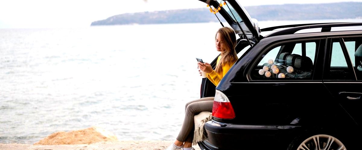 ¿Cuáles son los requisitos para alquilar un coche en Roquetas de Mar?