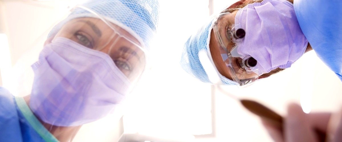¿Cuáles son los requisitos para ser cirujano plástico?