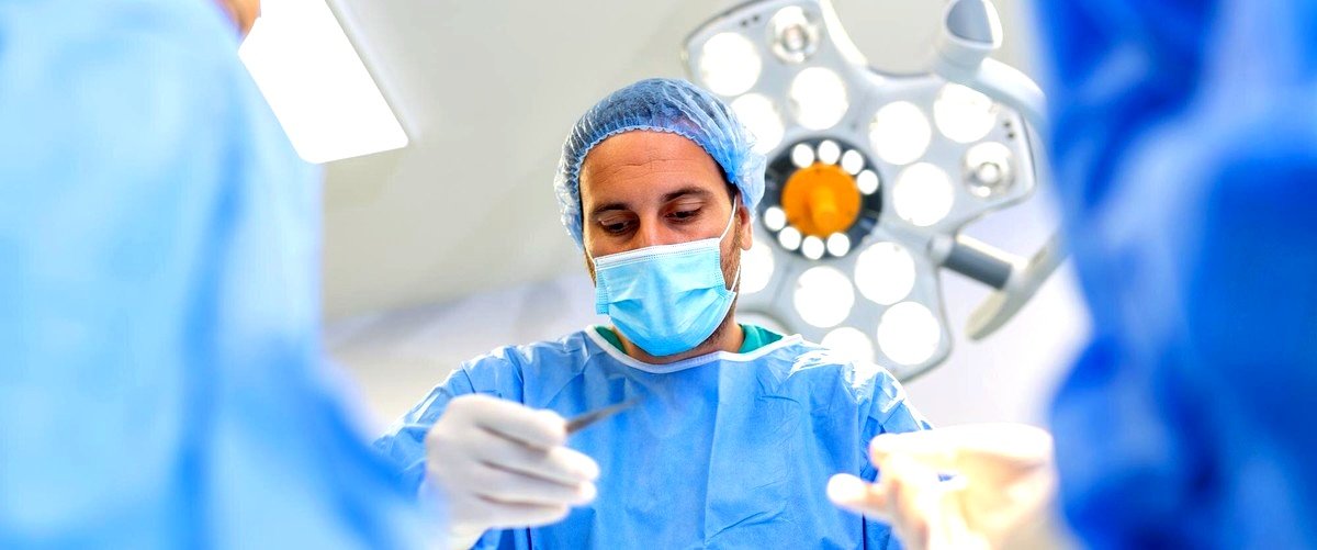 ¿Cuáles son los riesgos asociados a la cirugía maxilofacial?
