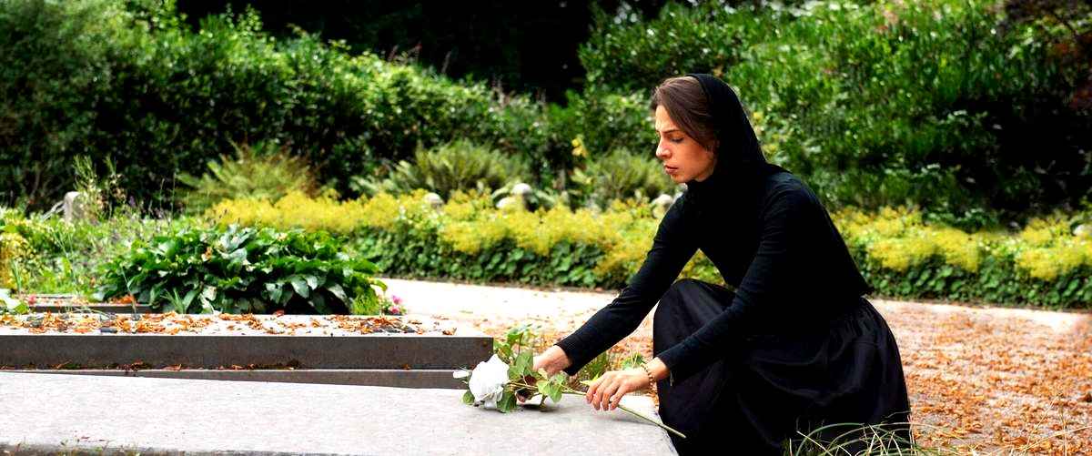 ¿Cuáles son los servicios adicionales ofrecidos por una funeraria en La Coruña?