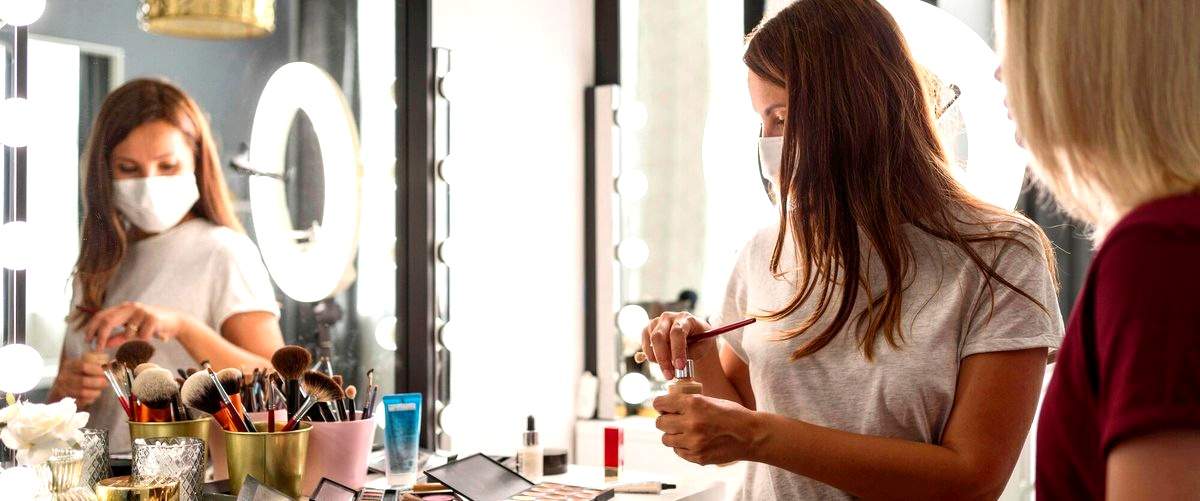 ¿Cuáles son los servicios incluidos en el precio de un maquillador?