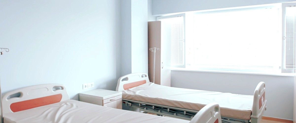 ¿Cuáles son los servicios que ofrecen los hospitales privados en Oviedo?