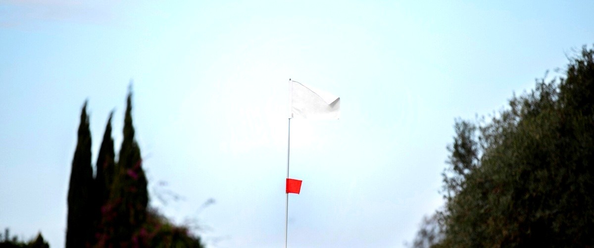 ¿Cuándo se creó el minigolf en Pamplona, Navarra?