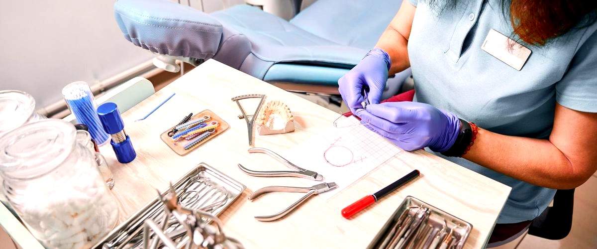 ¿Cuánto cobra un dentista por realizar arreglos en los dientes en Soria?