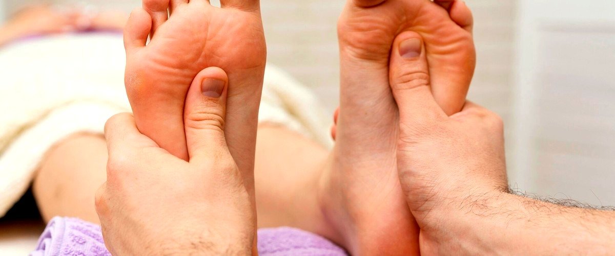 ¿Cuánto cobra un podólogo por cortar las uñas de los pies?