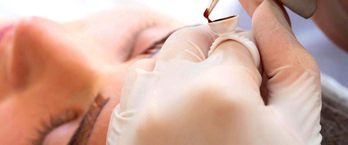 ¿Cuánto tiempo dura el efecto del microblading en las cejas?